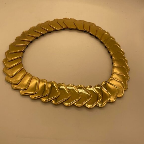 EUC Vintage Luxurious Heavy Gold Tone  Medallion Retro Vintage Elastic Belt - Picture 5 of 9